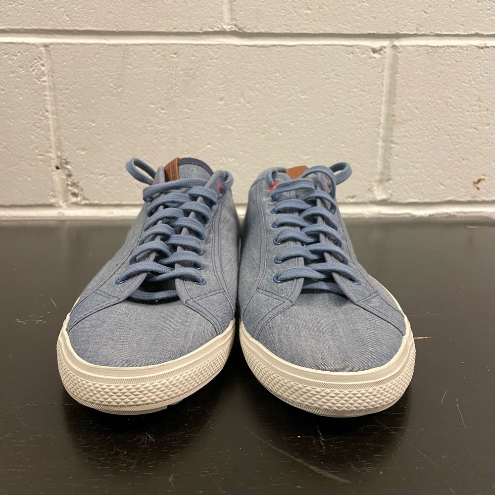 Ben Sherman: light blue